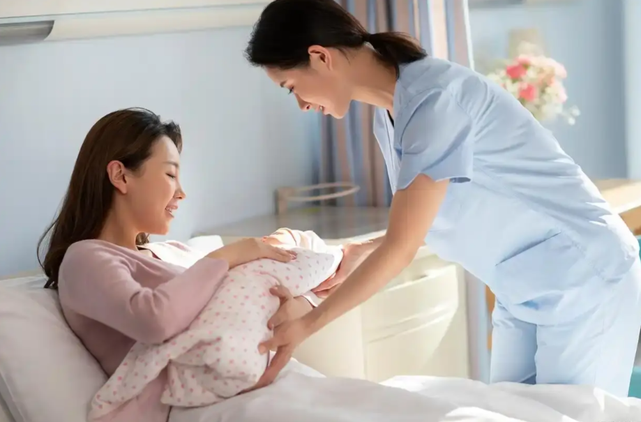 请月嫂要注意哪些方面？全方位注意事项指南，助您避开雷区